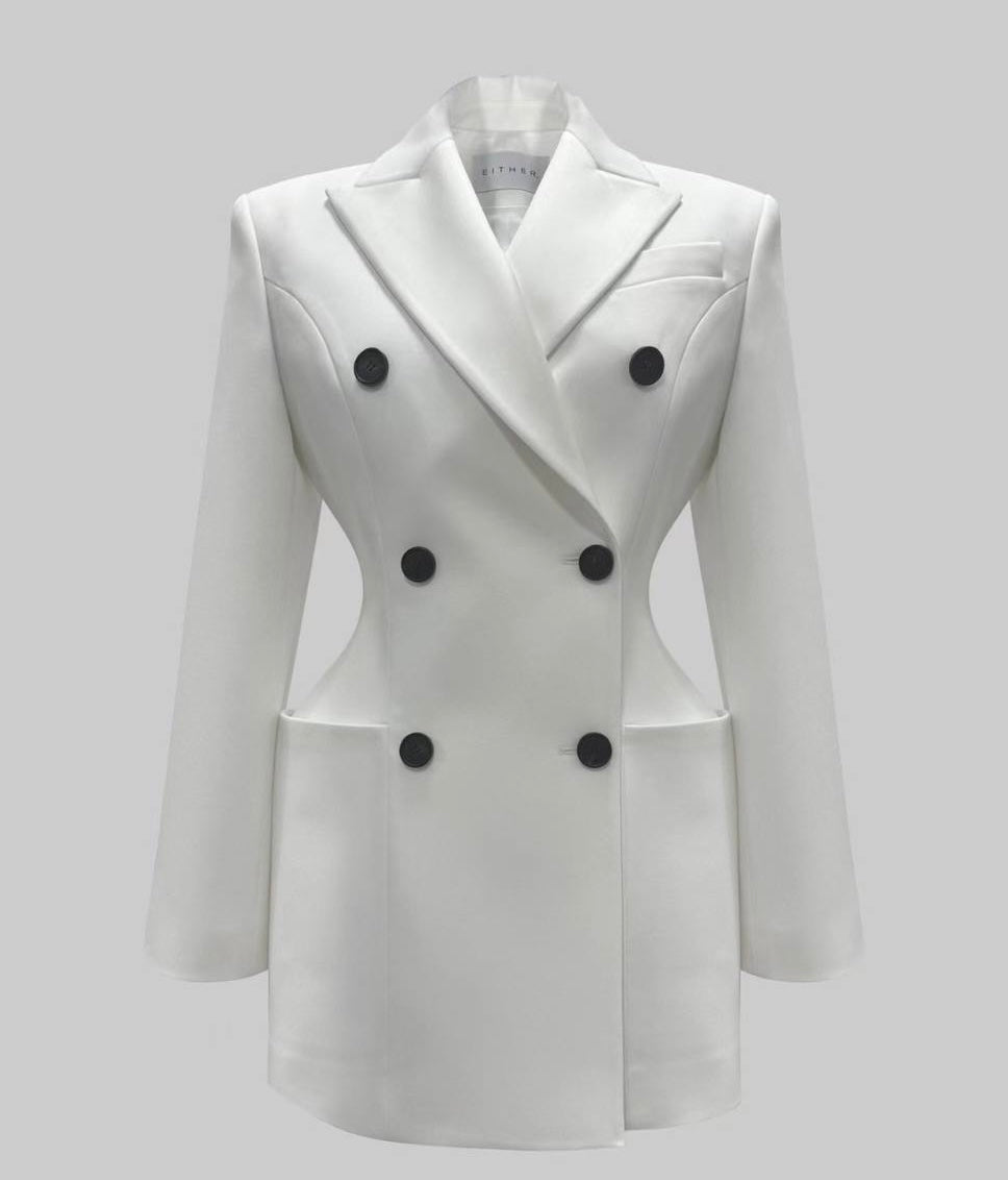 Buttoned blazer