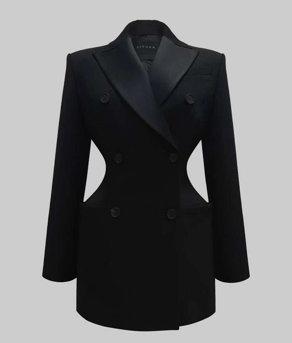 Buttoned blazer